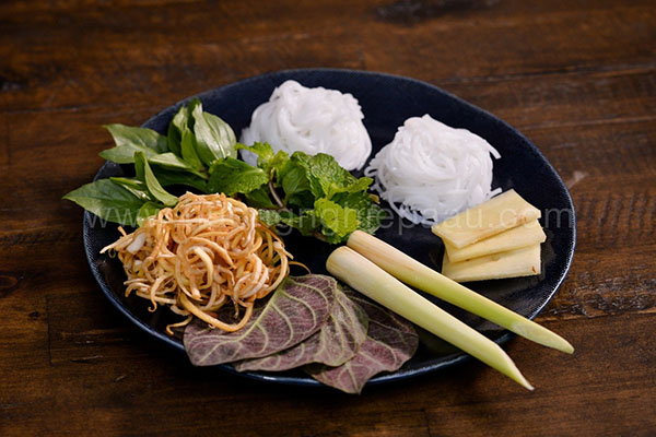 thưởng thức các loại rau ăn kèm