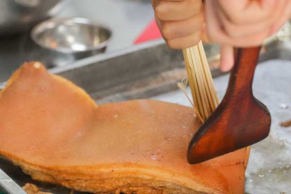 Xăm phần da để khi chiên nổ giòn hơn