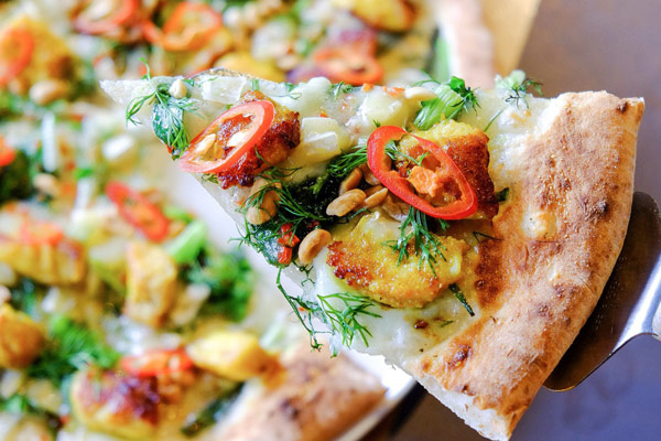 pizza bún đậu mắm tôm