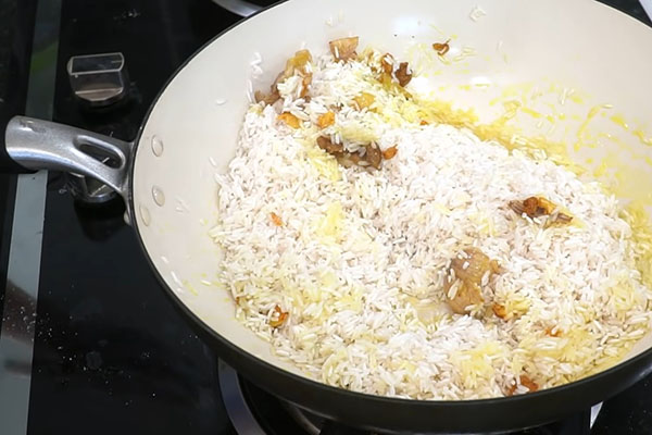 Xào gạo với mỡ gà 