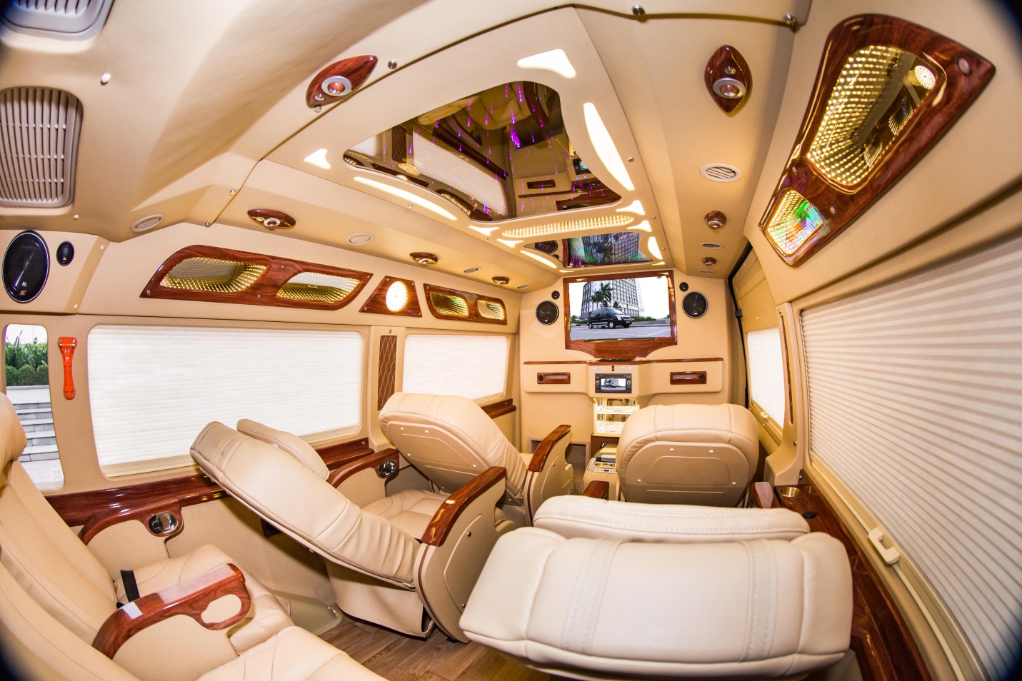 Top 10 Xe limousine Hà Nội Mộc Châu giá rẻ và chất lượng nhất 
